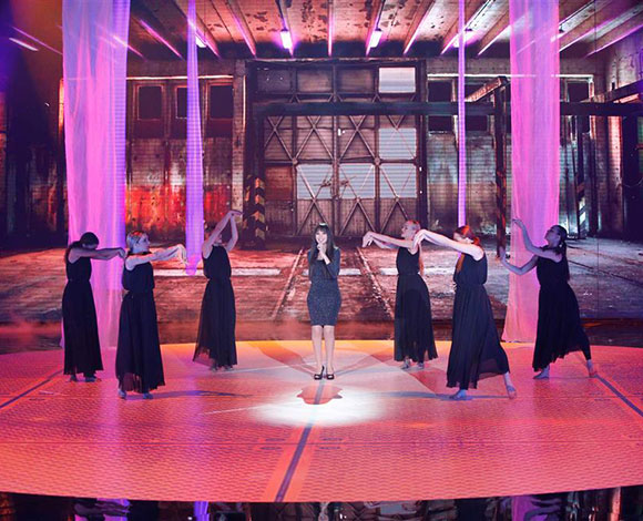 العروض المباشرة من "The X Factor" تنطلق وسط أجواء الق ليلة وليلة