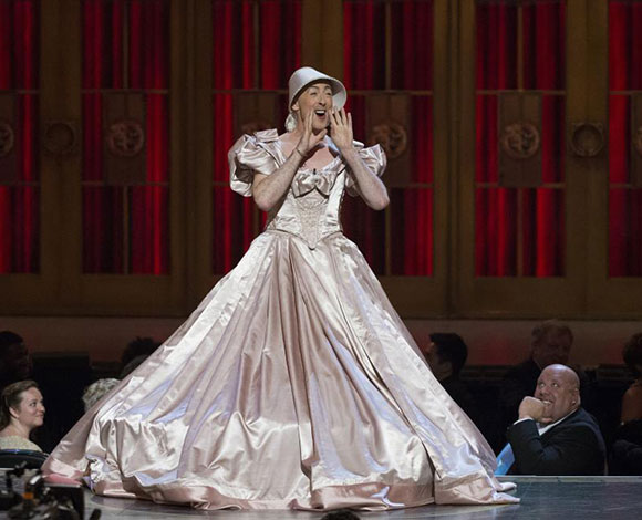 إليك بالصور أبرز مشاهد حفل " Tony Awards" للفنون المسرحية