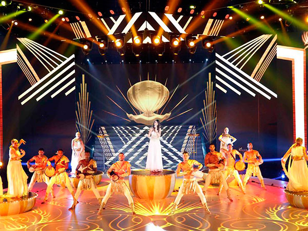 حمزة هوساوي من السعودية يفوز بلقب "The X Factor"