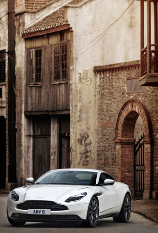 DB11 تُقدم الآن مع محرك فئة V8