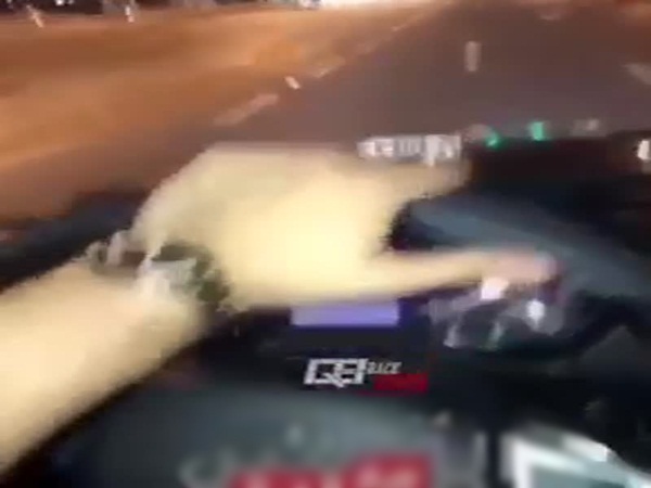 جوال يتسبب في حادث في الكويت