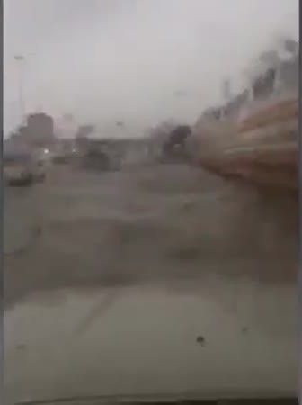 سيول غزيرة في المملكة تثير الرعب .. فيديو