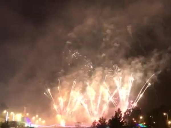 شاهد عروض الصوت والضوء المبهرة في أبها