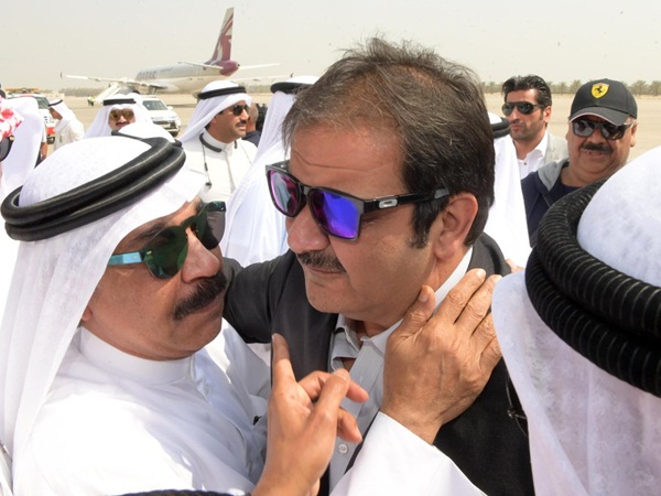 جنازة حاشدة للفنان عبد الحسين عبد الرضا .. فيديو