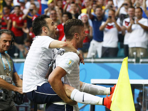  المنتخب الفرنسي يلعب أحد أروع مبارياته منذ زمن ويطيح بالمنتخب السويسري 5-2