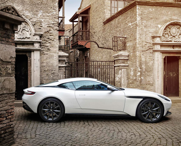 DB11 تُقدم الآن مع محرك فئة V8