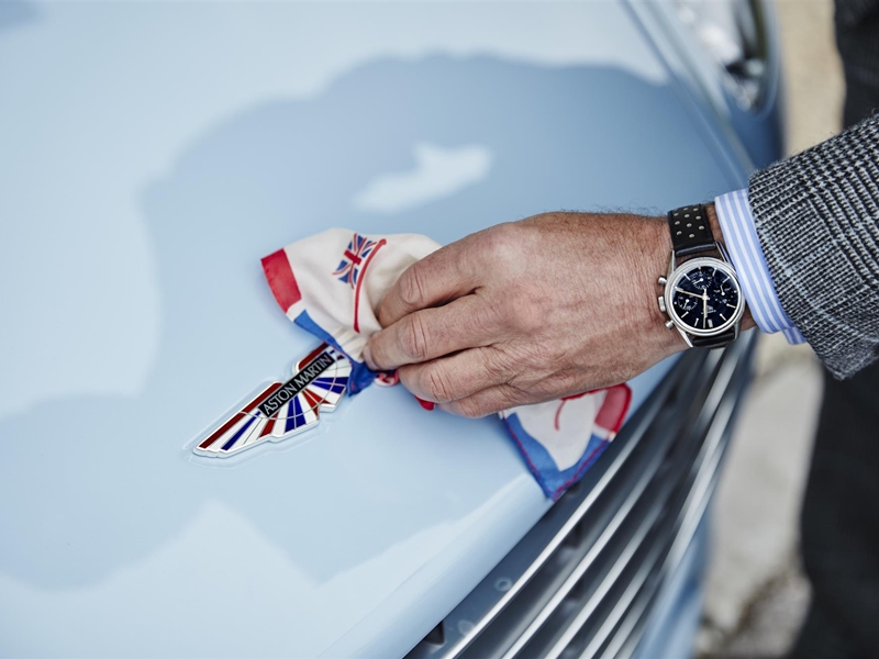 رؤية فريدة في ابتكارها: Hackett London تطلق النسخة المحدودة Aston Martin Q Rapide S