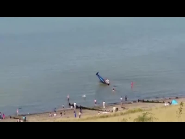 تحطم طائرة في البحر أثناء استعراض جوي