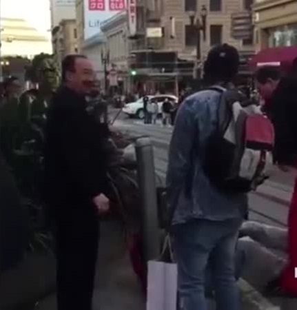 يقفز فوق لامبورغيني يوفر هاربًا .. شاهد السبب بالفيديو
