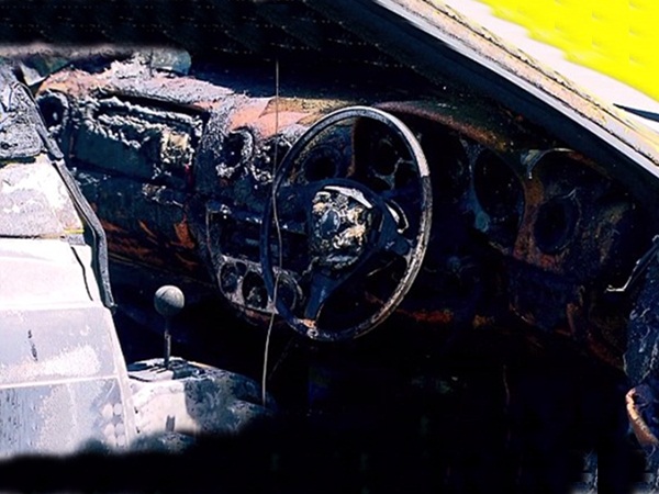 شاهد الشخص الأكثر نحسًا في العالم .. احترقت الفيراري وسرق بكافة الوسائل في نفس الوقت