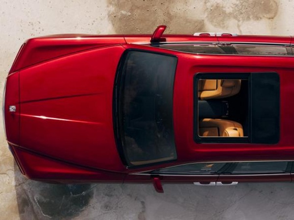 بالصور: ثري سعودي يشتري أول سيارة رباعية من رولز رويس