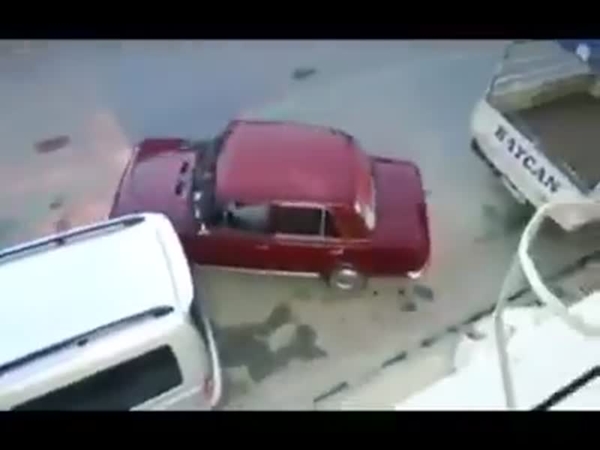 هكذا يتم إيقاف السيارة .. بالتعاون والمشاركة