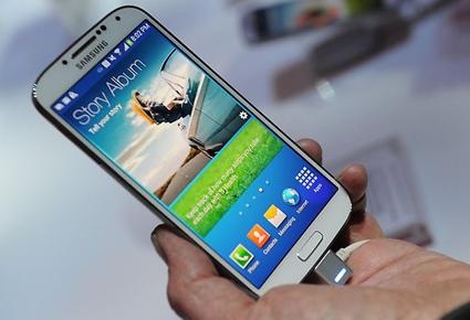 رائد يكشف تفاصيل S4 Galaxy الجديد من سامسنونغ