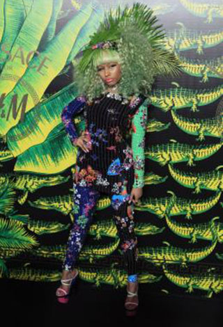 إليك بالصور أزياء النجمة "Nicki Minaj" 