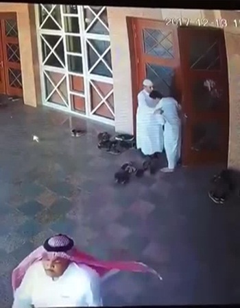 حيلة جديدة للسرقة عند الجوامع .. فيديو