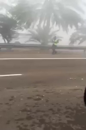 الضباب يتسبب في إصابة 23 شخص بأبو ظبي
