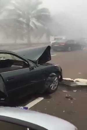 الضباب يتسبب في إصابة 23 شخص بأبو ظبي