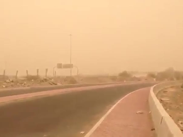 بالفيديو .. الطقس السئ يضرب جدة