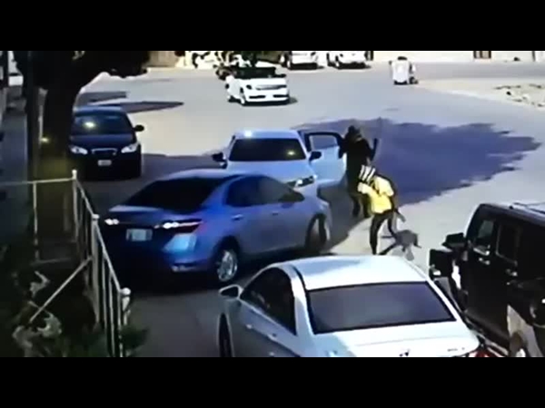 حاولوا إخافته وسرقته لكنهم فوجئوا بشجاعته