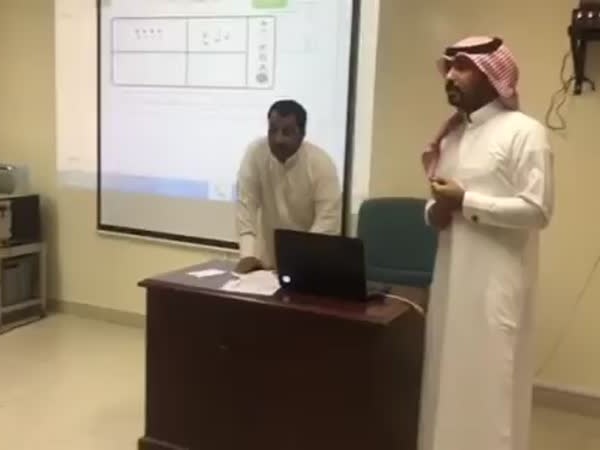 لوحة سيارات دلع ستات ب85 ألف ريال .. فيديو