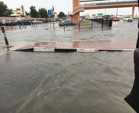 الإمارات تحت الأمطار ... اليك الصور من مواقع التواصل الإجتماعي
