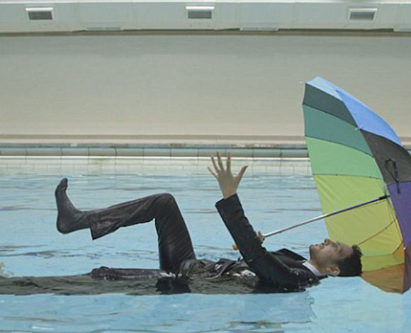 الساحر الشهير دينامو يكشف عن بعض أسرار خدعه البصرية