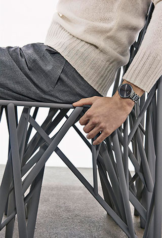محللة اتجاهات الموضة الشهيرة تُثني على مجموعة Rado المستوحاة من خفة الوزن