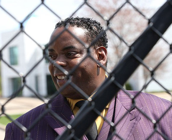 تاجر مخدرات يكشف حقيقة ولع المغني الراحل برنس بالأفيون