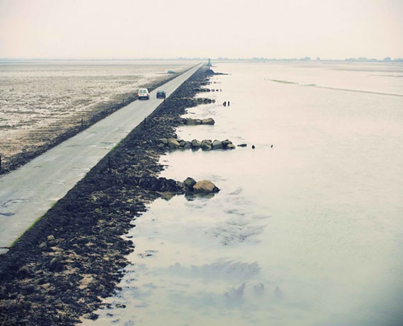 طريق Passage du Gois الذي يختفي تحت الماء في فرنسا