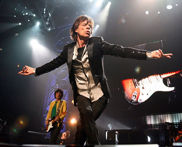 تخطت تايلور سويفت أديل لتصبح أعلى الفنانات أجرًا- وإليكم الفنانين الآخرين الأعلى أجرًا