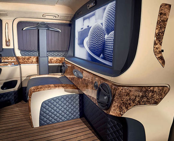 سيارة Mercedes Sprinter بفخامة يخت
