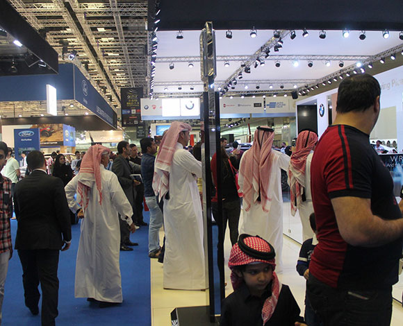 معرض قطر الدولي للسيارات يسجل عدداً قياسياً في أعداد زواره هذا العام