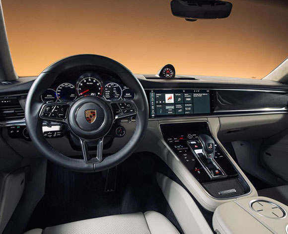 حلة جديدة لسيارة Porsche Panamera 2017