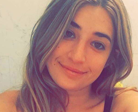 من هي كايسي باومر؟ ولمَ تتلق كل هذه الرسائل الغاضبة؟