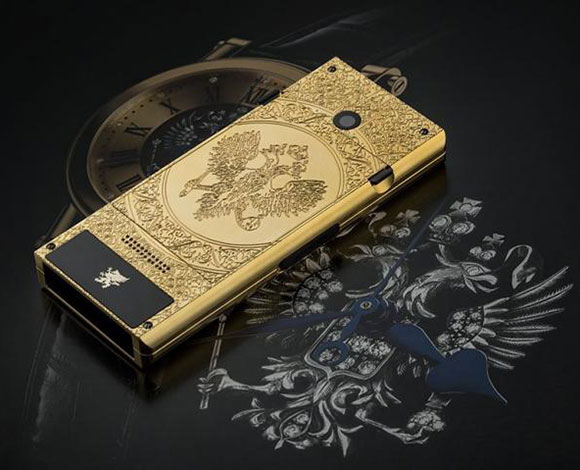 هاتف " The Mobiado Professional 3 GCB Great Empires" النقال خاص بالثورة الروسية!