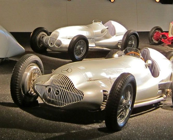 إبتكرت مرسيدس يخت فاخر يبلغ سعره 1.7  مليون دولار أميركي