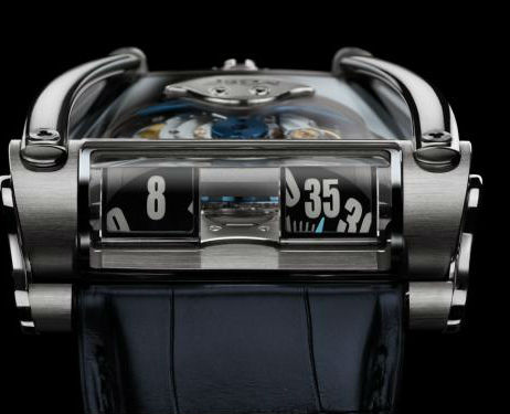 تكشف MB & F لأول مرة عن ساعة Horological Machine 8 التي هي من وحي  السباقات