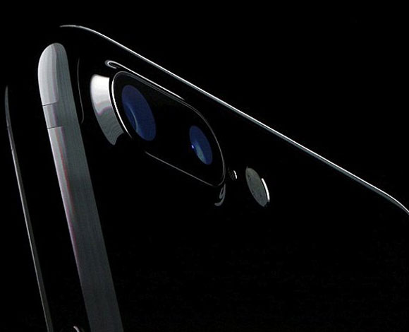 هل سيكون هناك تحالف بين شركة Apple  و LG؟