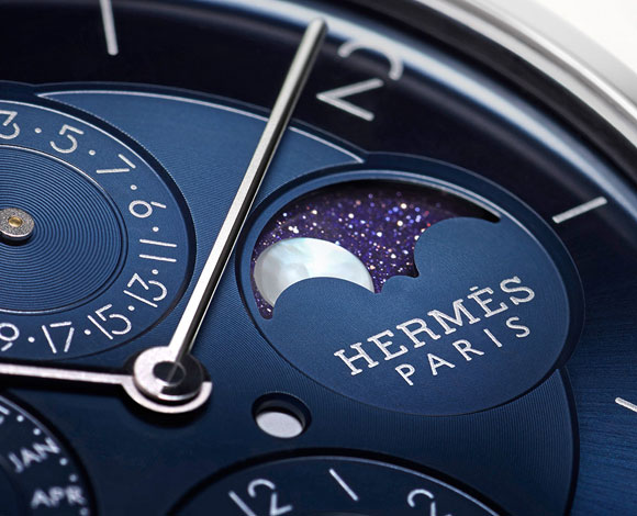 هذه هي ساعة Quantième Perpétuel Platine من ابداع HERMES