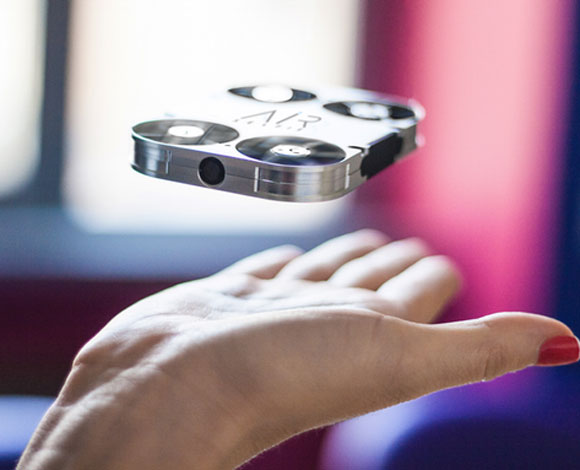 كاميرا AirSelfie الطائرة .. البديل المستقبلي لعصيان السيلفي !