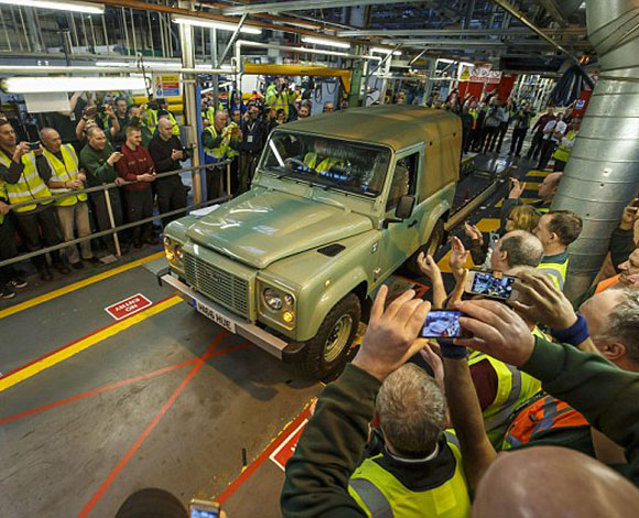ملياردير بريطاني يعتزم تطوير سيارة شبيهة بسيارة landrover