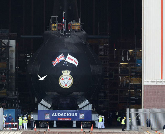 بالصور... شاهد غواصة HMS Audacious النووية الجديدة