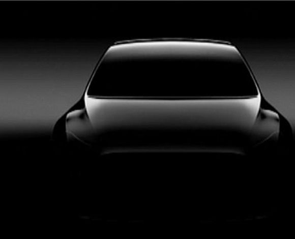 ايلون ماسك يكشف لمحات عن موديل Model  Y وشاحنة جديدة من تسلا