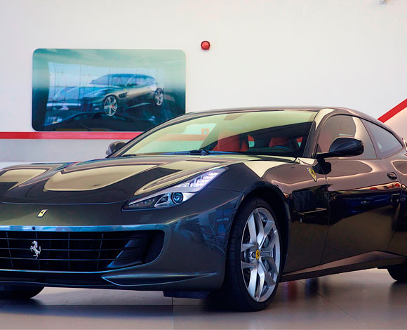 وصول فيراري GTC4Lusso T إلى الطاير للسيارات وبريمير موتورز