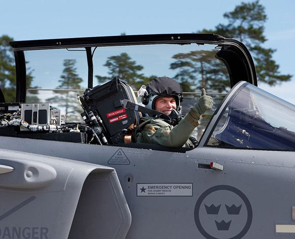 طائرةGripen E  التي تنافس طائرة F-35 .. تتألق في أول رحلاتها !