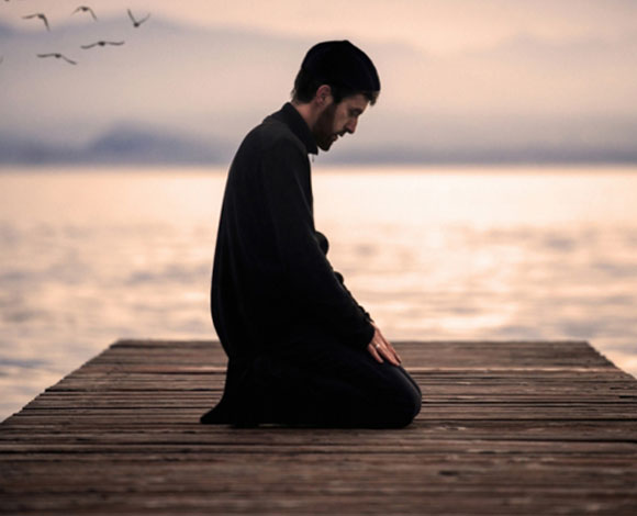 5 أشياء تتشابه فيها اليوجا مع الصلاة... تعرف إليها