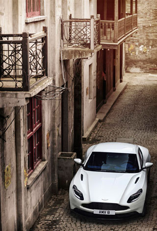 DB11 تُقدم الآن مع محرك فئة V8