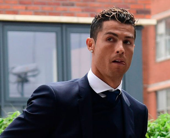تعليق على السوشيال ميديا يفضح جنس جنين رونالدو وحبيبته القادم