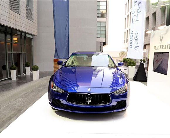 Motor Village يجمع السيارات الفارهة في دبي