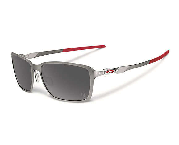 "Oakley"  تتعاون مع "فيراري" لنظارات شمسية مثيرة
